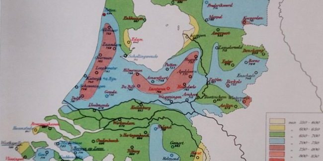 neerslag kaart uit oude atlas Nederland (begin twintigste eeuw)