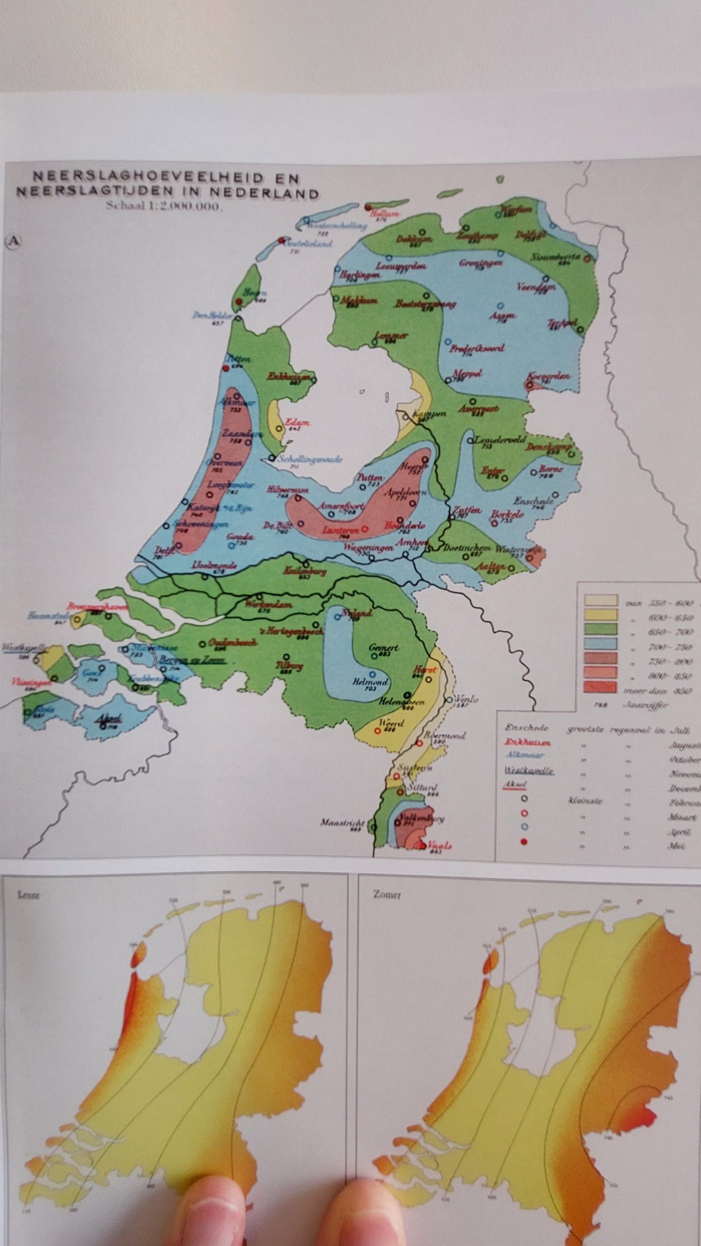 neerslag kaart uit oude atlas Nederland (begin twintigste eeuw)